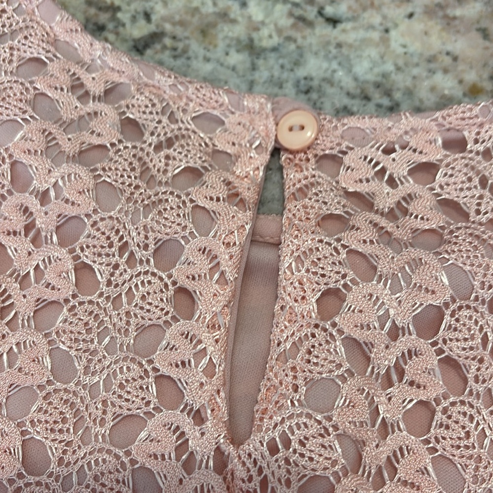 10/$30 Mandee Crochet Ruffle Top - Picture 9 of 9